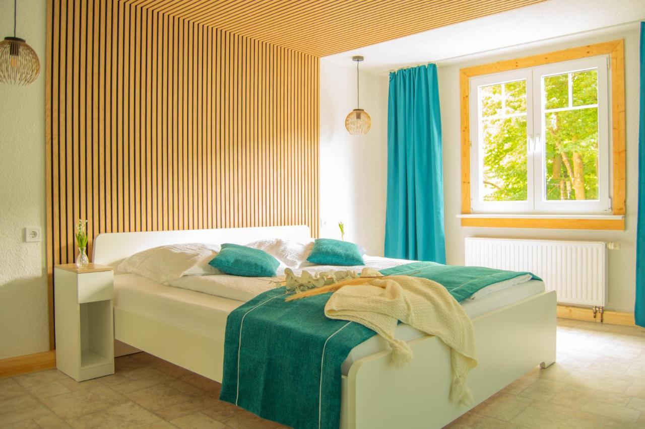 Wellnessoase Mitten In Der Wasserfallstadt Triberg Triberg im Schwarzwald Exterior foto