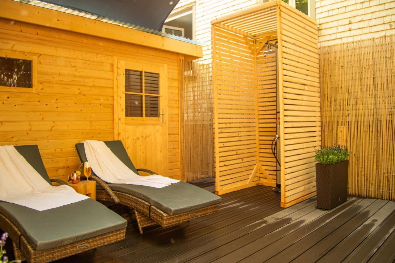 Wellnessoase Mitten In Der Wasserfallstadt Triberg Triberg im Schwarzwald Exterior foto